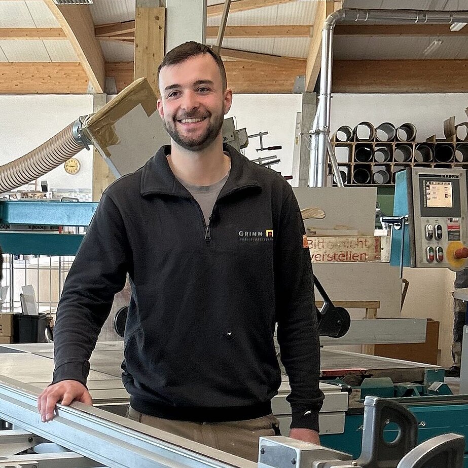 Schreinergeselle janis bei der Firma Grimm 