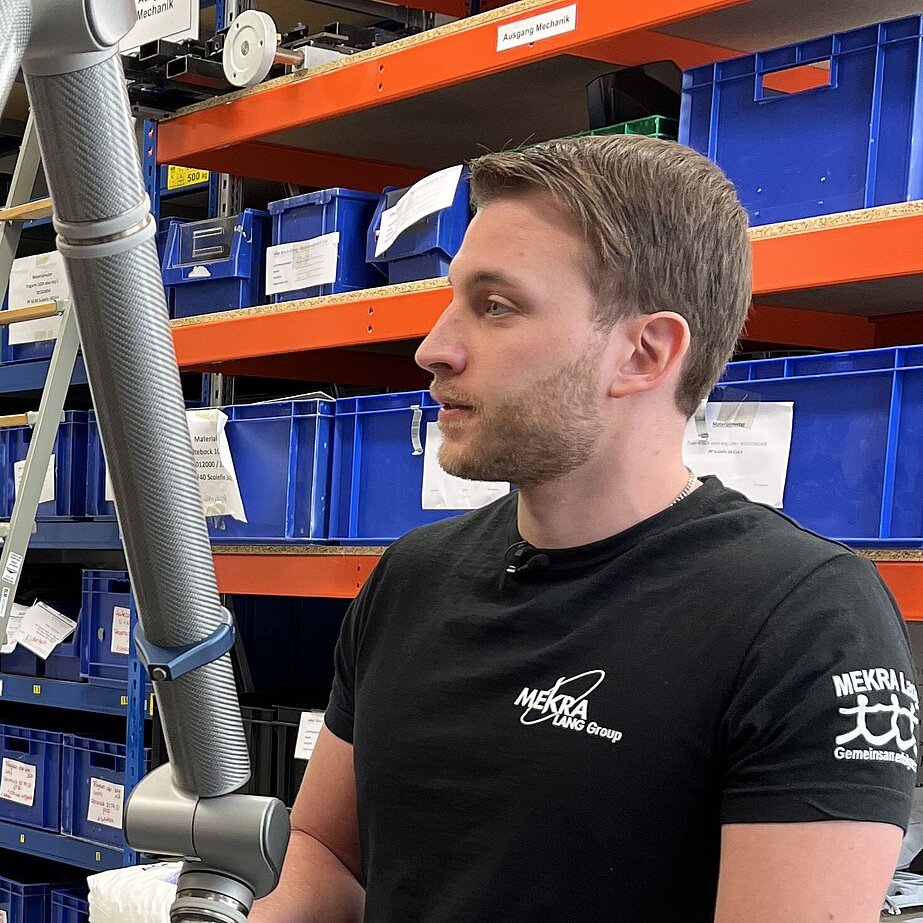 Mitarbeiter Daniel bei der Firma MEKRA Lang 