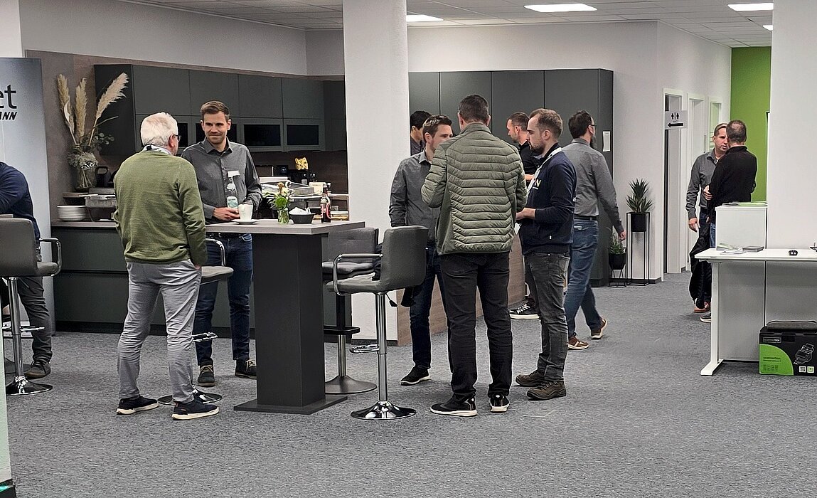 Kundengespräche beim letzten Innovation Day von xenonet by Hartmann